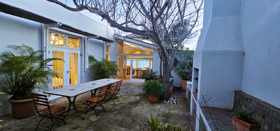 3 Bedroom Property for Sale in Middedorp Western Cape